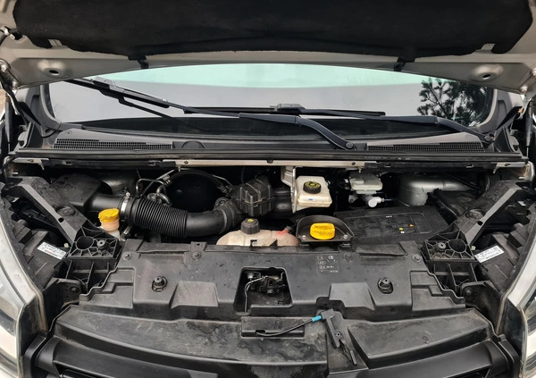 Renault Trafic cena 62999 przebieg: 235263, rok produkcji 2015 z Ogrodzieniec małe 466